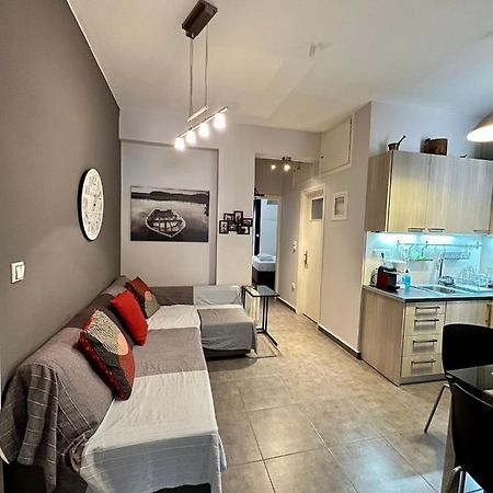 Central Kalamata Cozy Apartment ภายนอก รูปภาพ