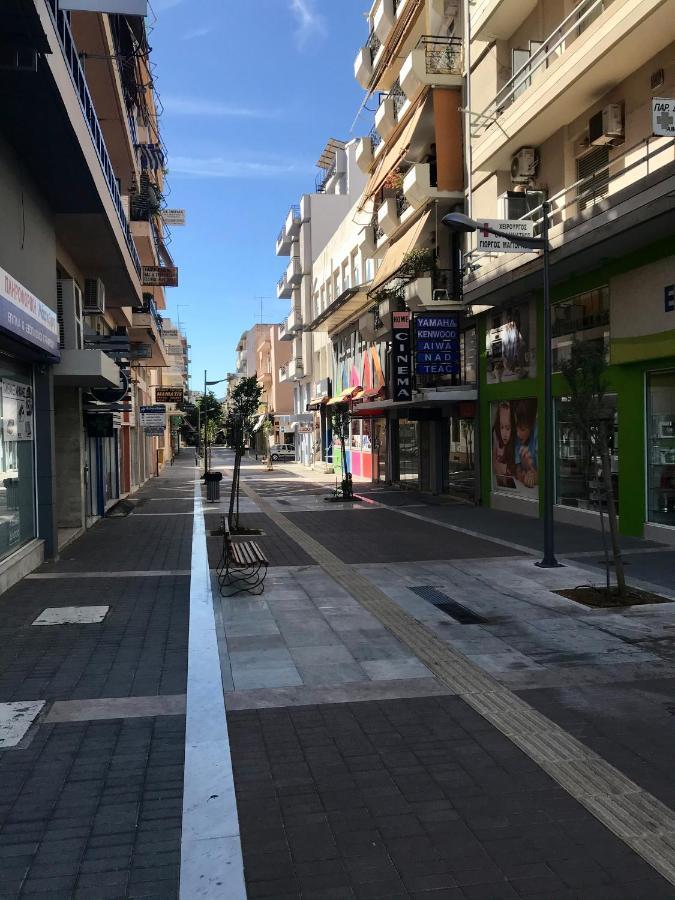 Central Kalamata Cozy Apartment ภายนอก รูปภาพ