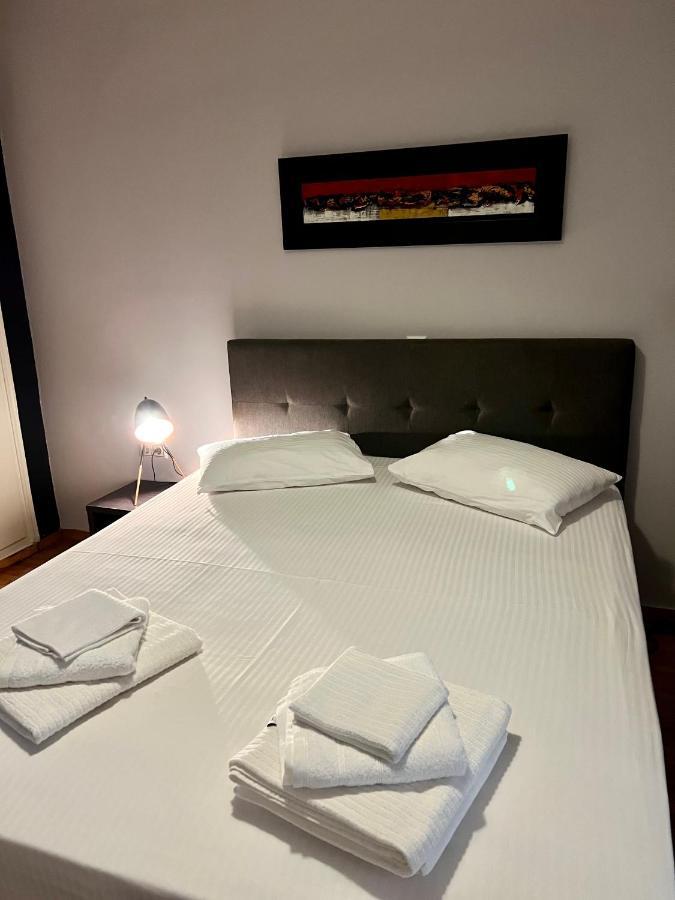 Central Kalamata Cozy Apartment ภายนอก รูปภาพ