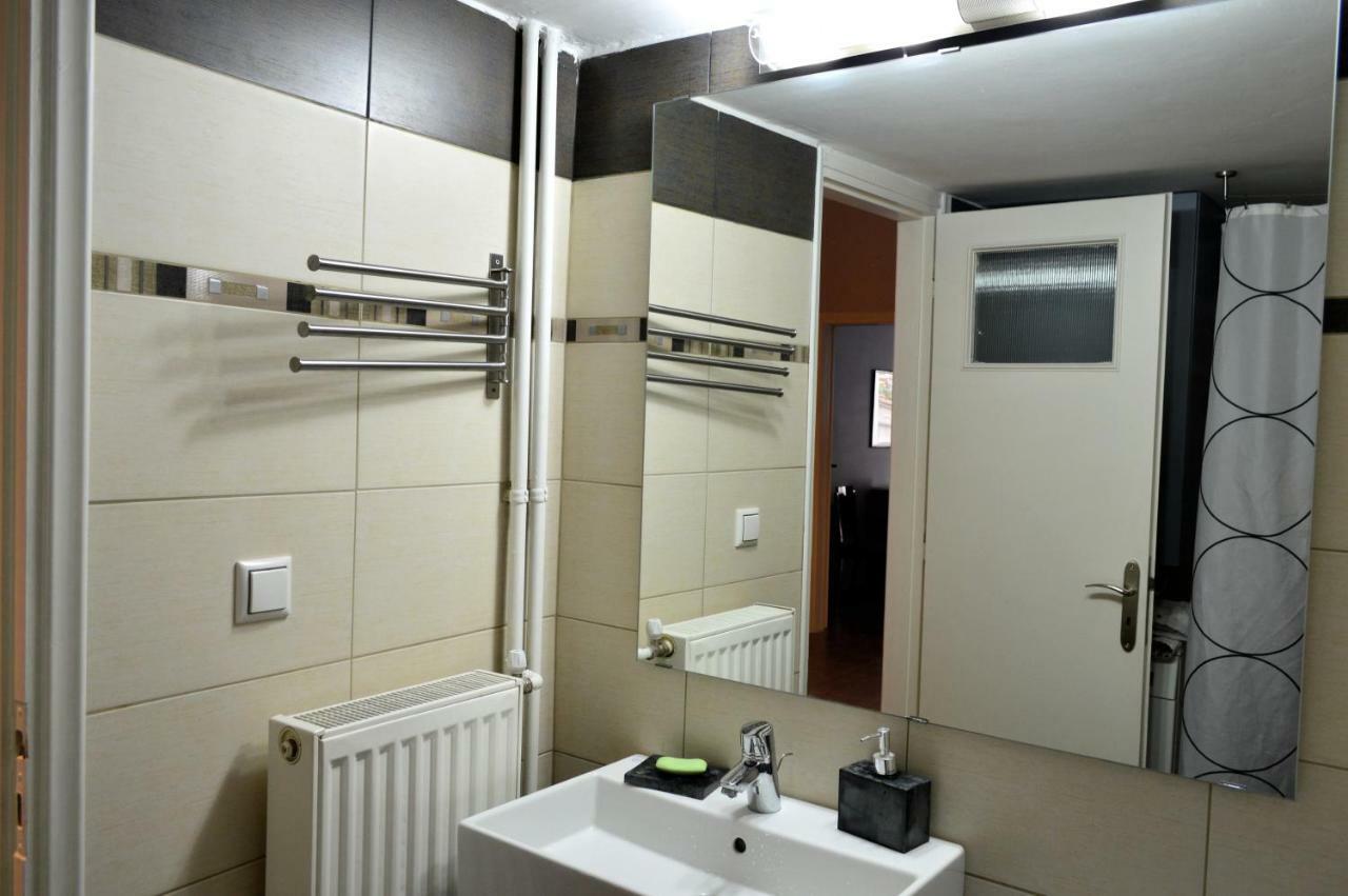Central Kalamata Cozy Apartment ภายนอก รูปภาพ