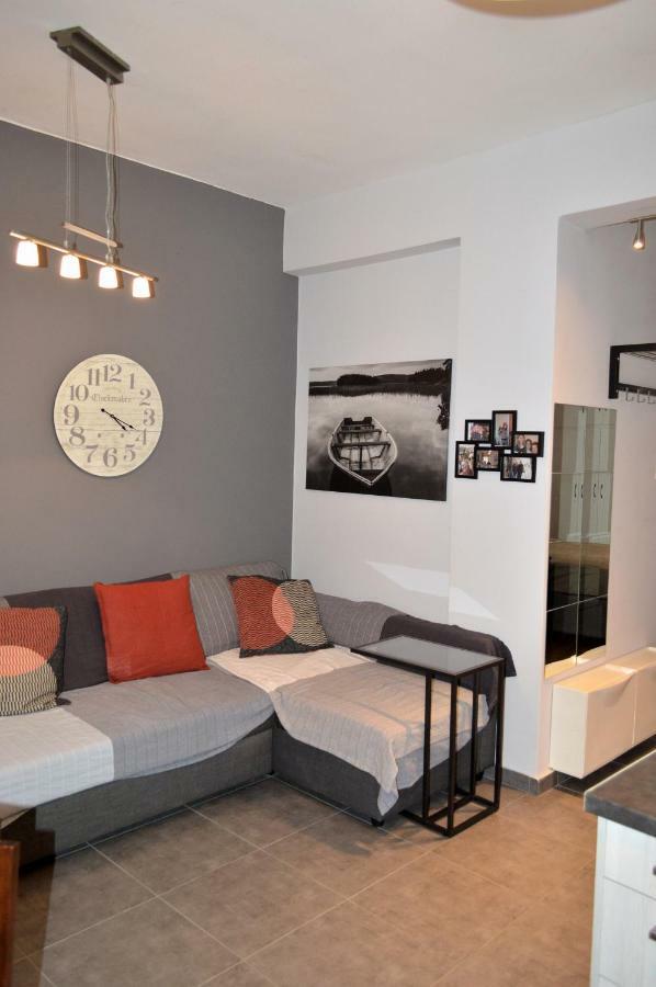 Central Kalamata Cozy Apartment ภายนอก รูปภาพ